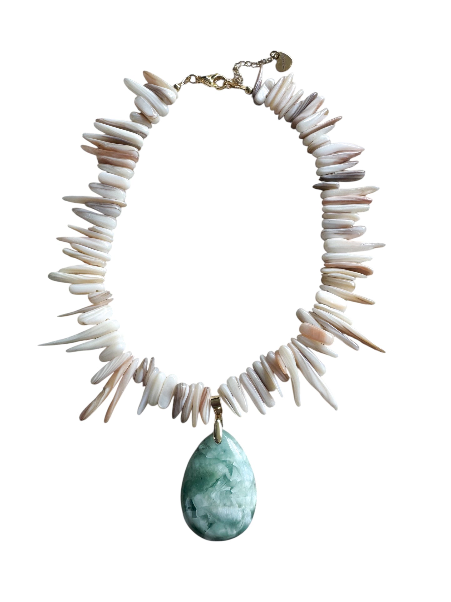 Collier Isogie