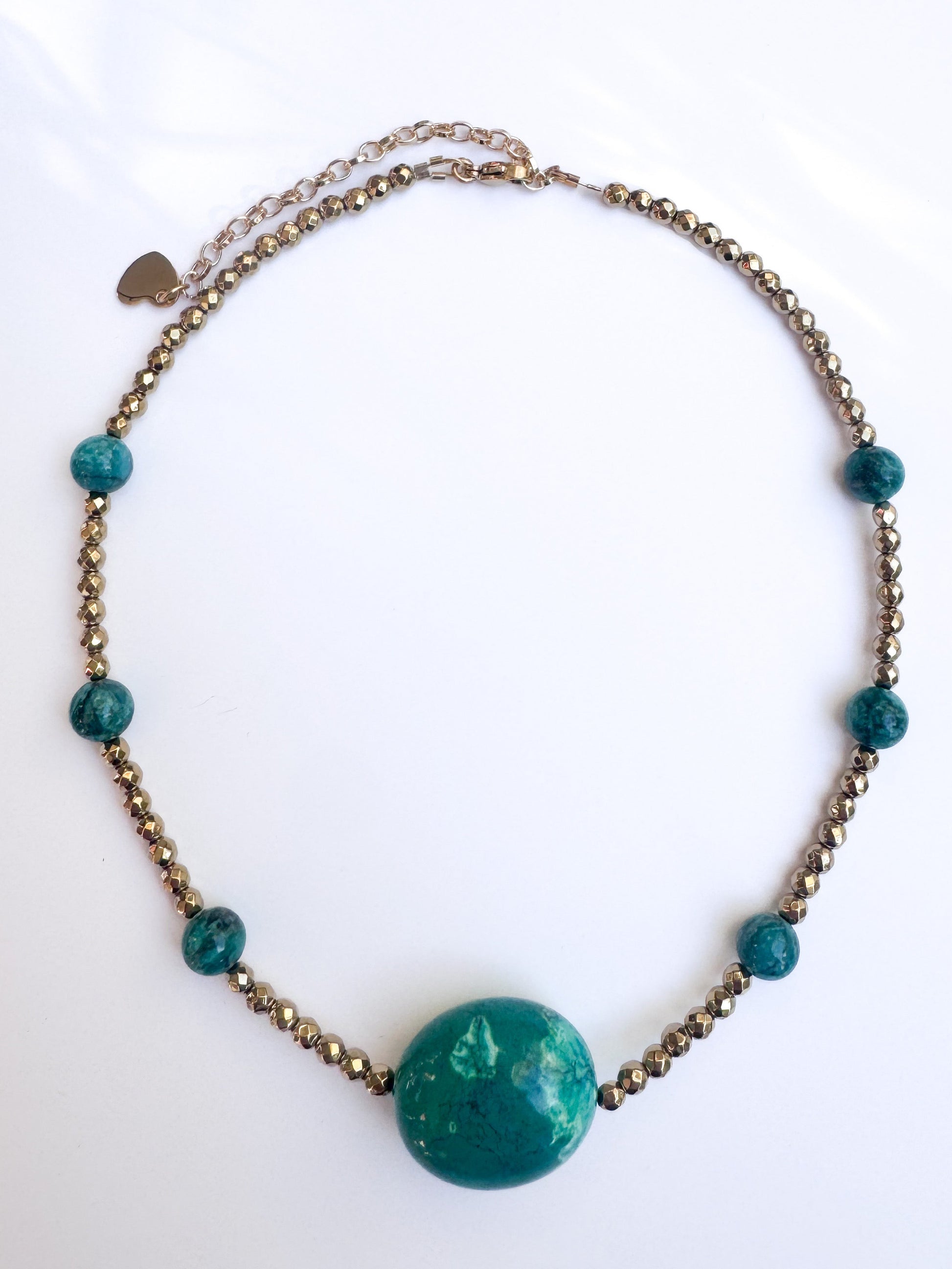 Détail perles jaspe verte et turquoise collier artisanal Atelier JAGG