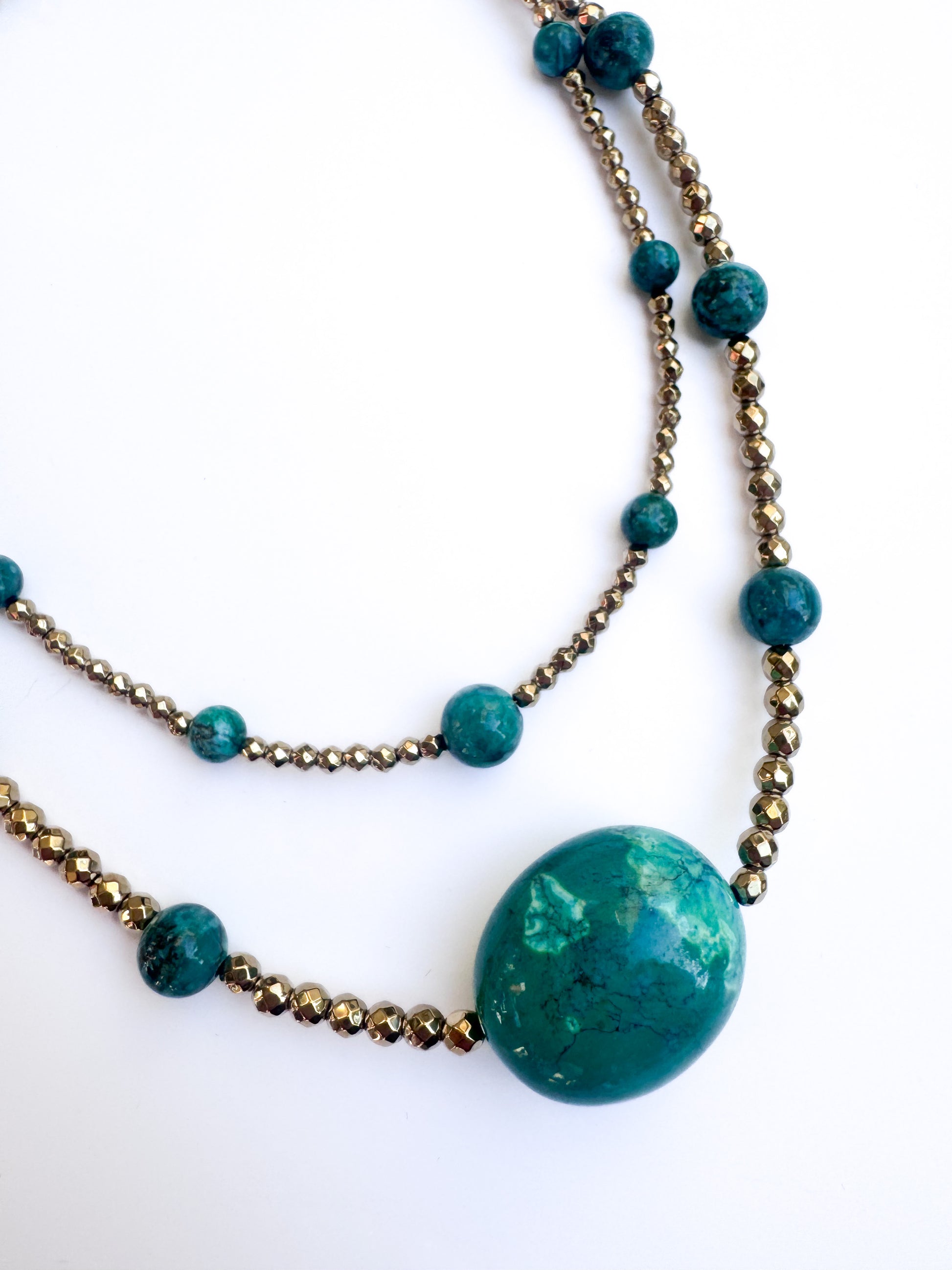 Combo Shine porté — duo colliers pierres naturelles ethnique chic Atelier JAGG