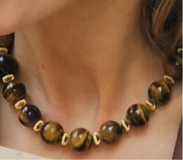 Détail collier oeil de tigre  artisanal pierres naturelles - Atelier Jagg